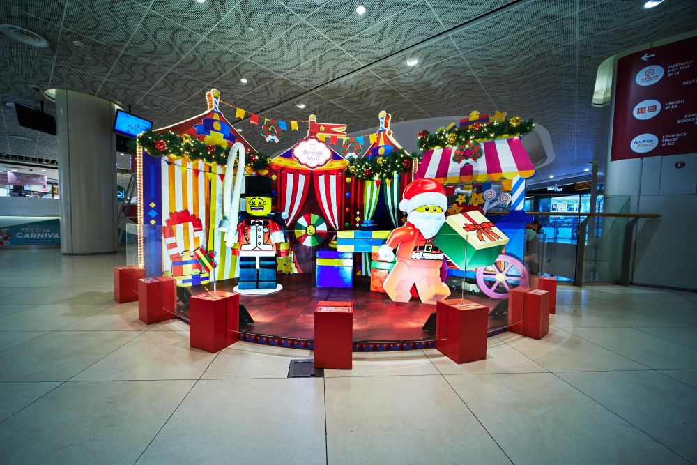 lego festive carnival 1