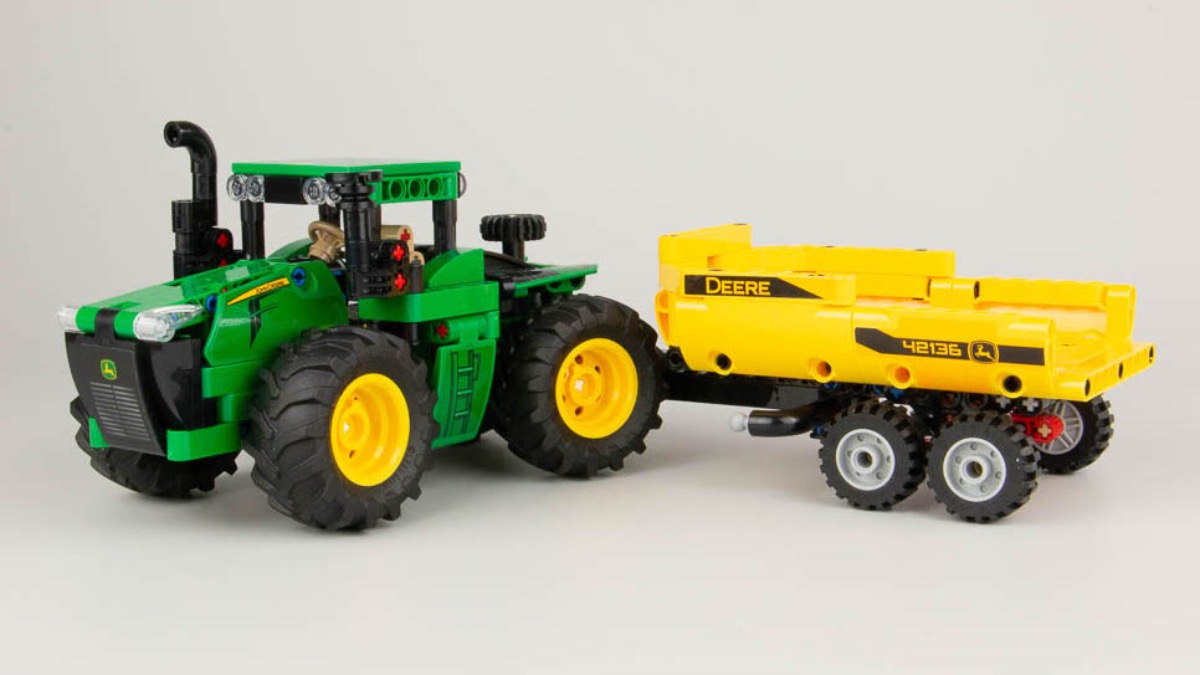 LEGO Technic 42136 John Deere 9620R 4WD Tractor review