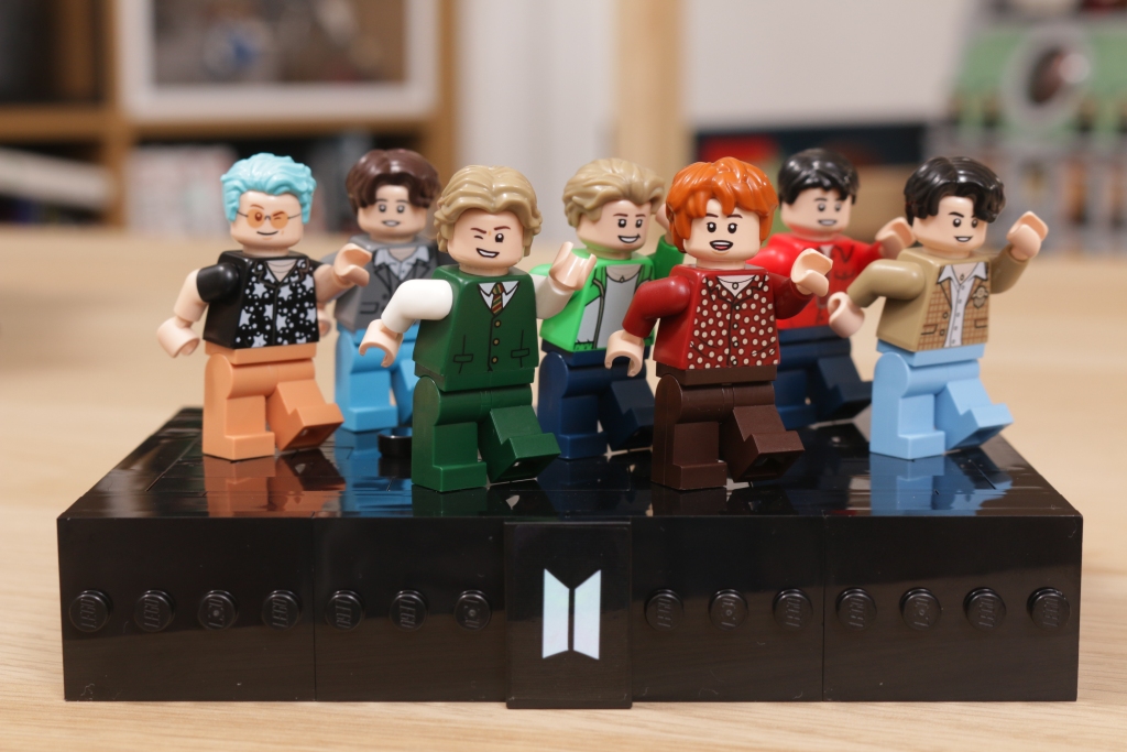 LEGO Ideas 21339 BTS Dynamite Bangtan Boys Jin Suga j hope RM Jimin V Jung Kook review 82 1024x683