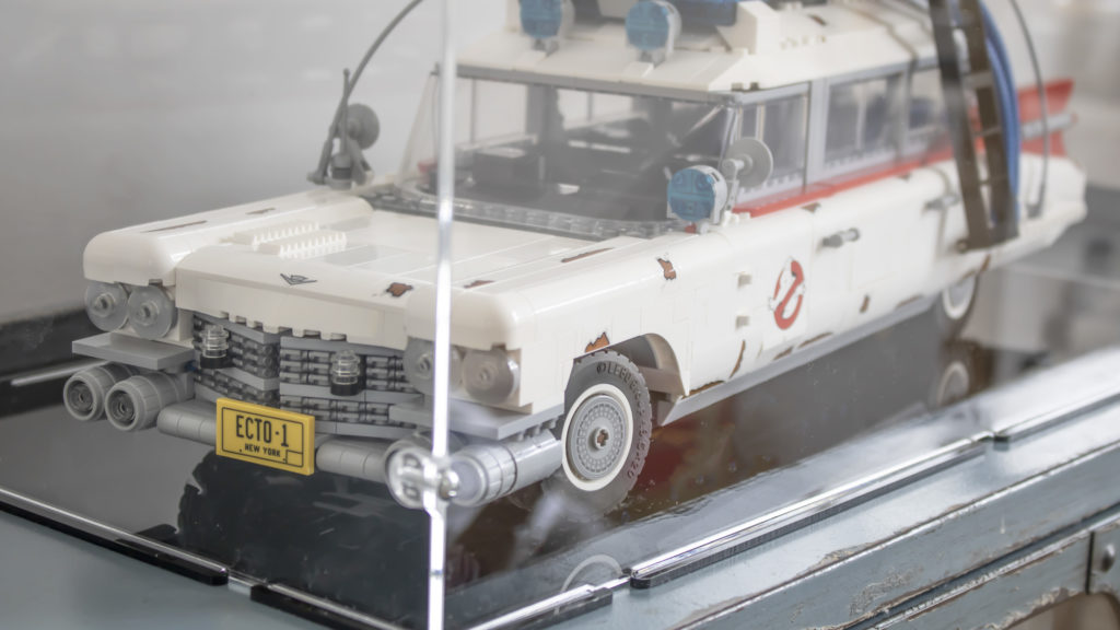 close up display unit