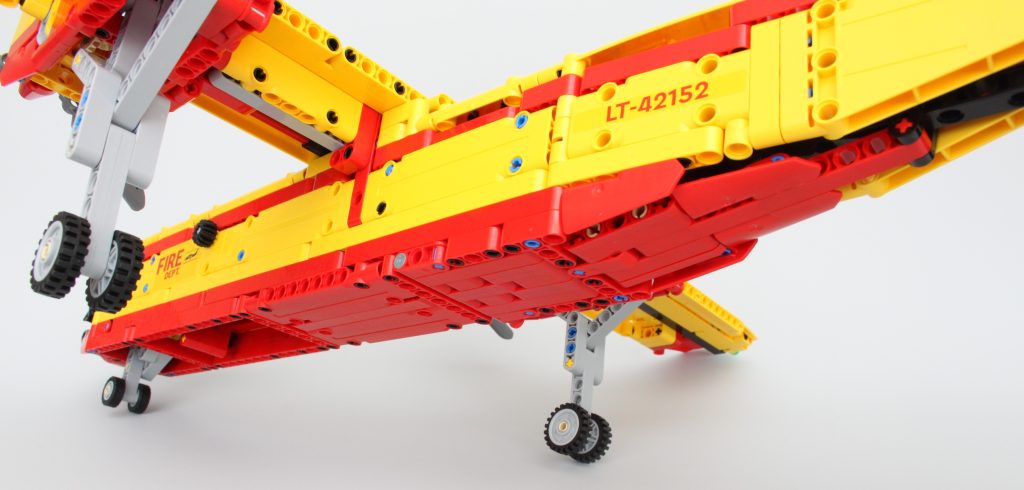 LEGO Technic 42152 Firefighter Aircraft review 12 1024x490