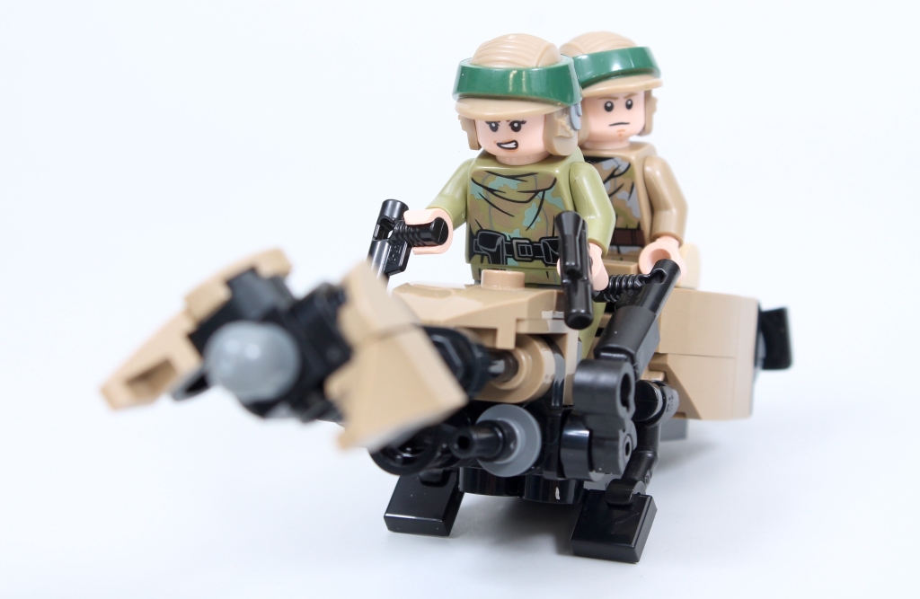 LEGO Star Wars 75353 Endor Speeder Chase Diorama review 27 1024x667