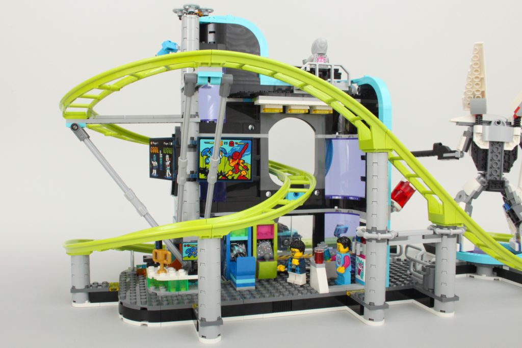 lego city 60421 Robot World Roller Coaster Park review 5 1024x683