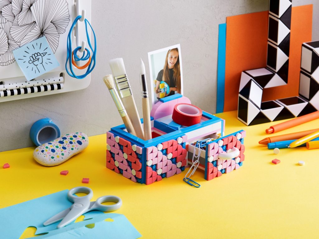 LEGO DOTS 41907 Desk Organizer 6