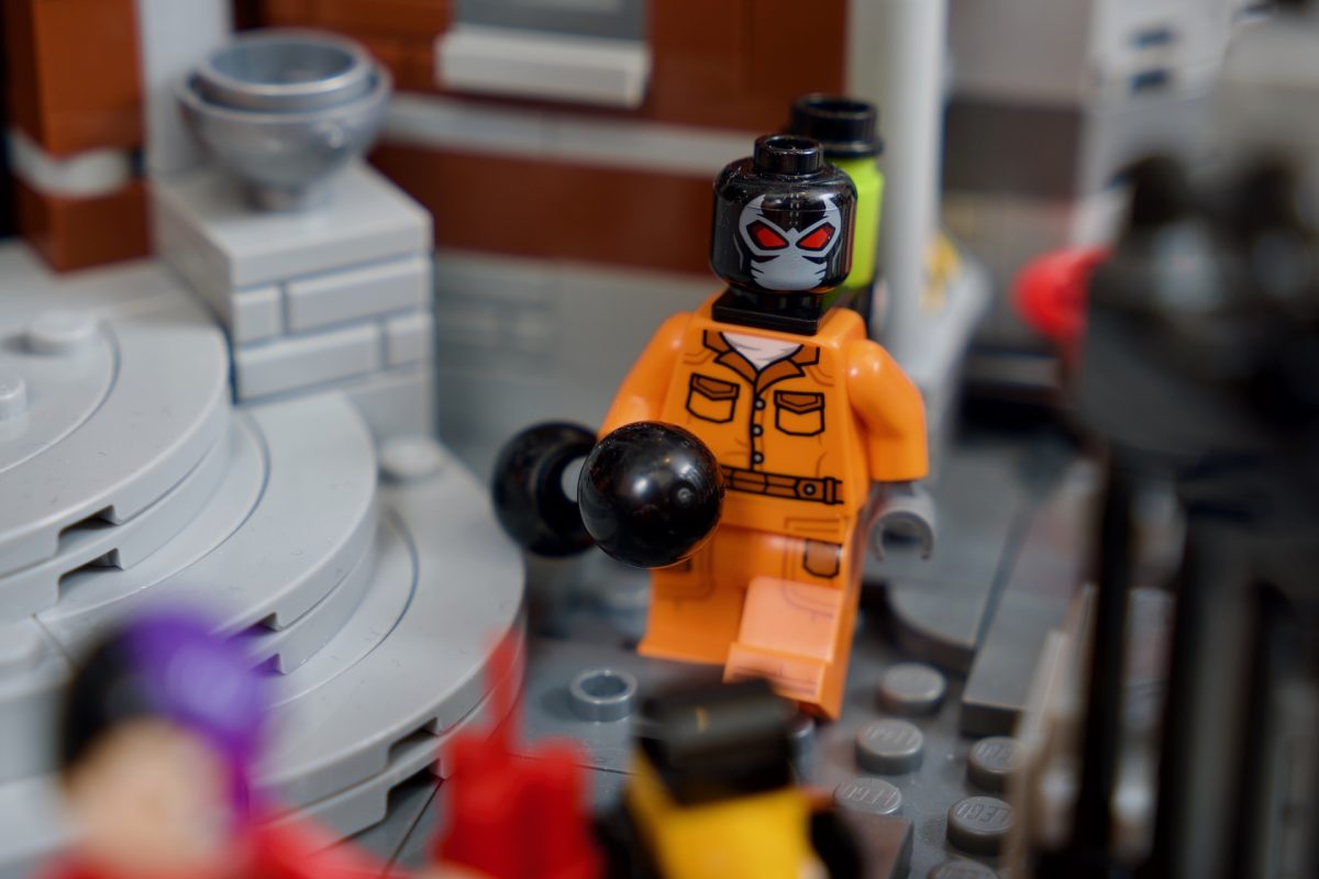 LEGO Batman DC 76300 Arkham Asylum mod 26 1200x800