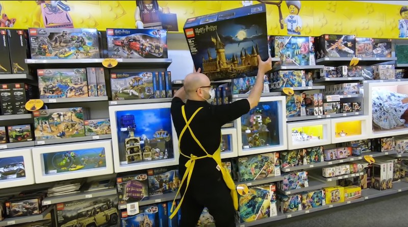 Post-pandemic LEGO Store shopping