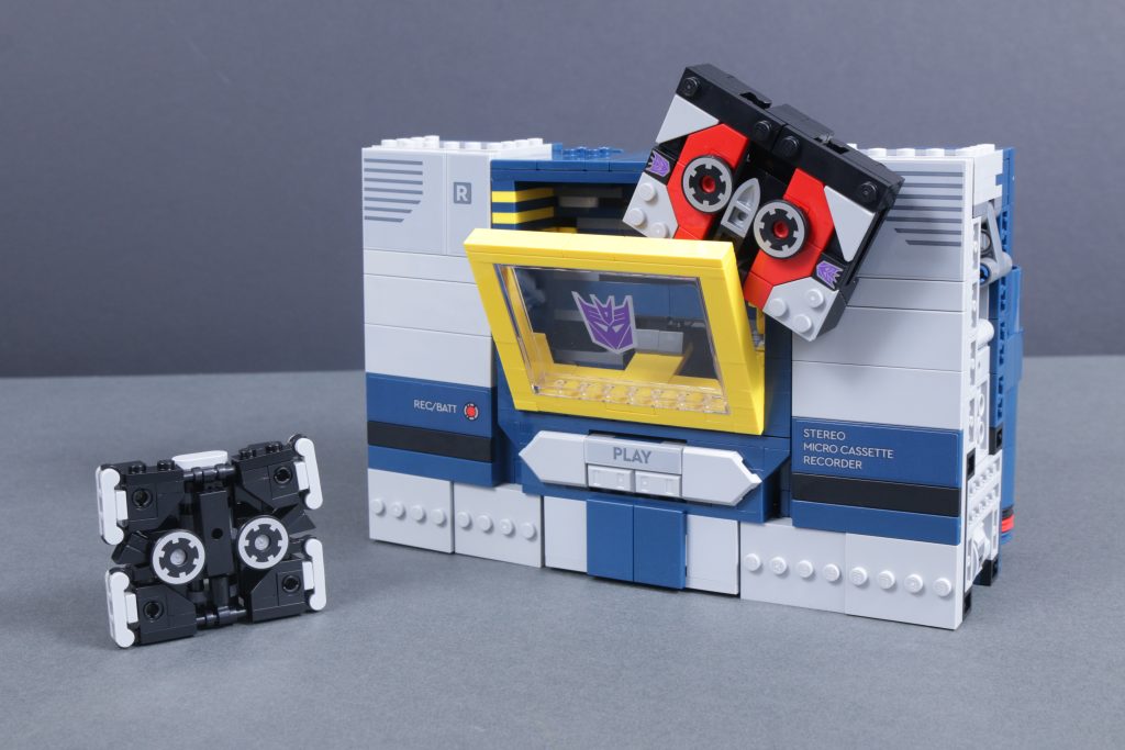 LEGO Icons Transformers 10358 Soundwave review 55 1024x683