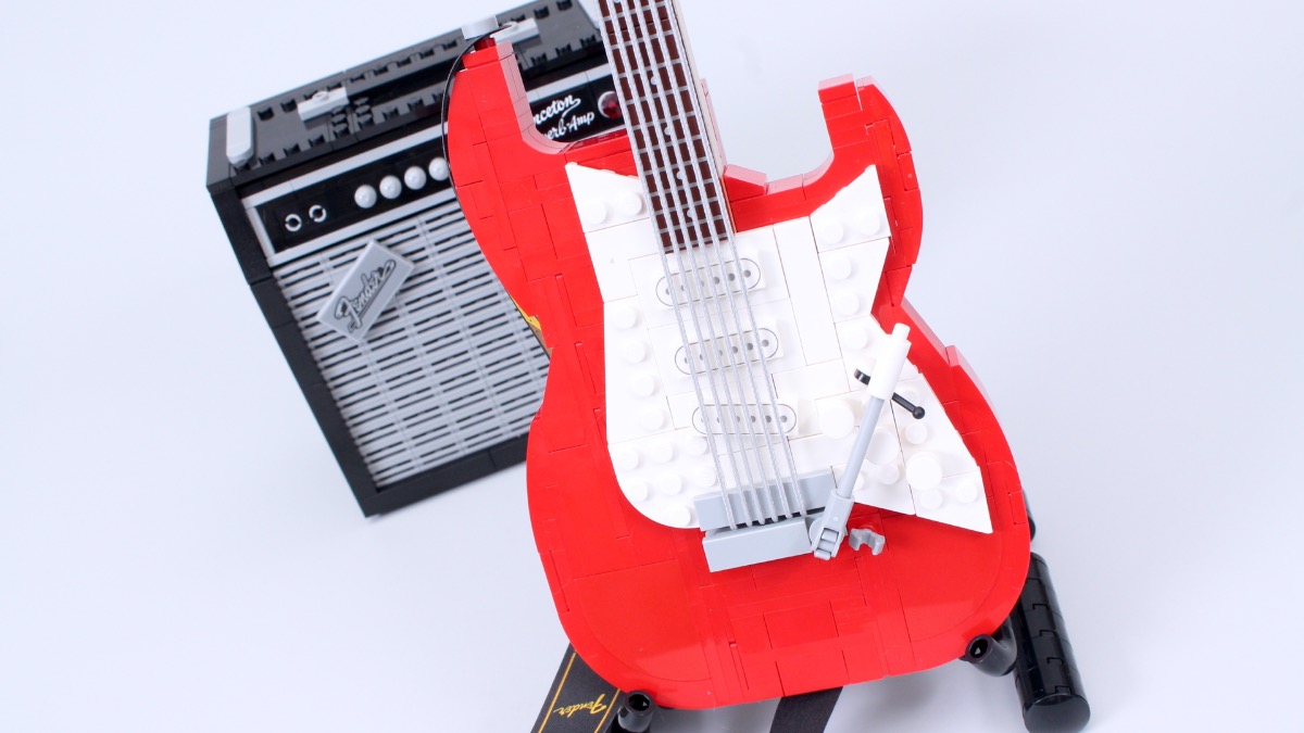 LEGO Ideas 21329 Fender Stratocaster review