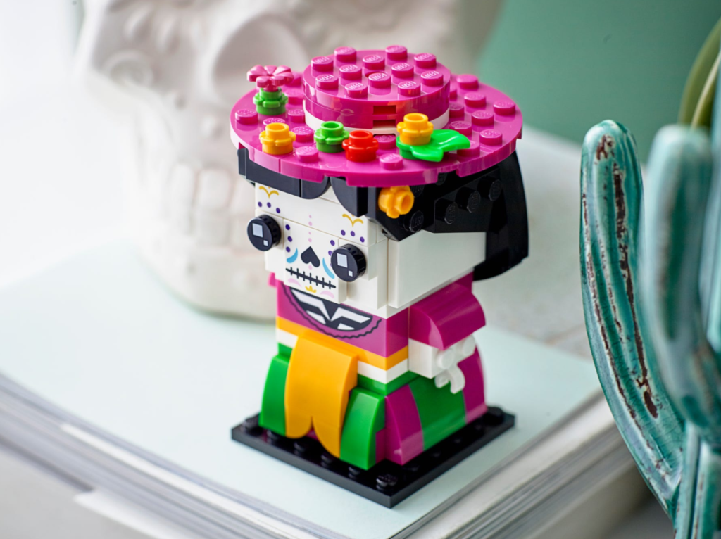 LEGO BrickHeadz 40492 La Catrina lifestyle 3