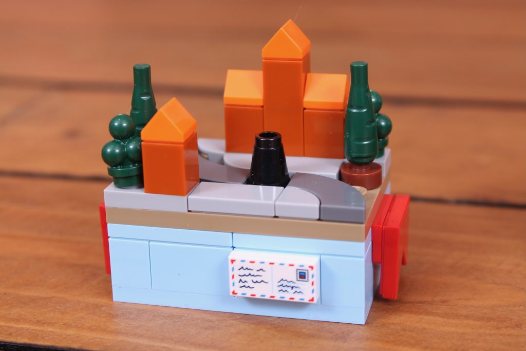LEGO Winter Village 10361 Holiday Express Train review 14 1024x683