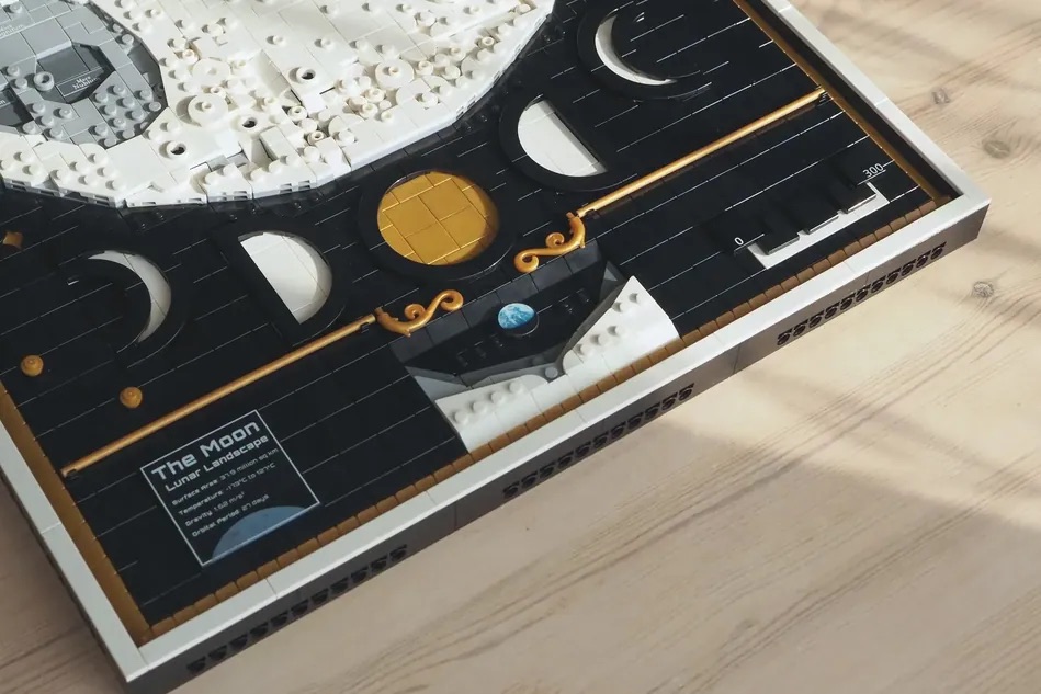 LEGO Ideas The Moon Lunar Landscape 8