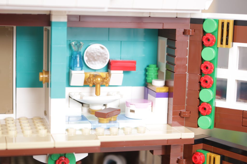 LEGO Ideas 21330 Home Alone review rebuild feature 7 1024x683