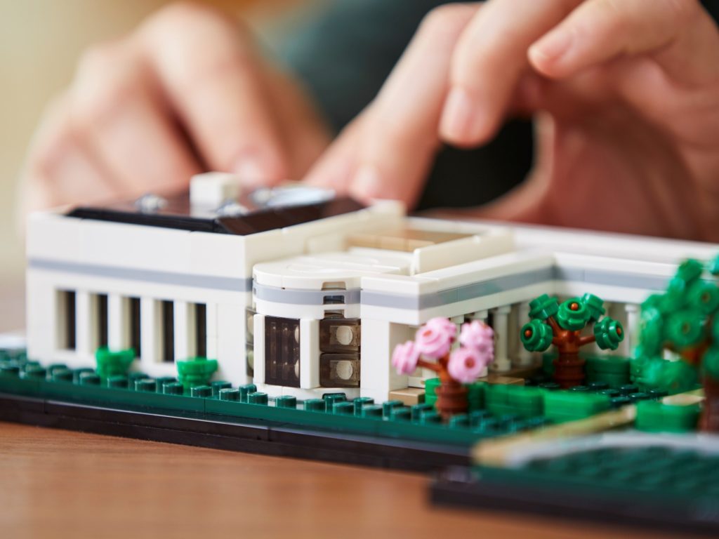 LEGO Architecture 21054 The White House 14