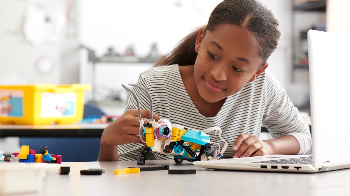 New LEGO Technic modules shed light on the future of SPIKE