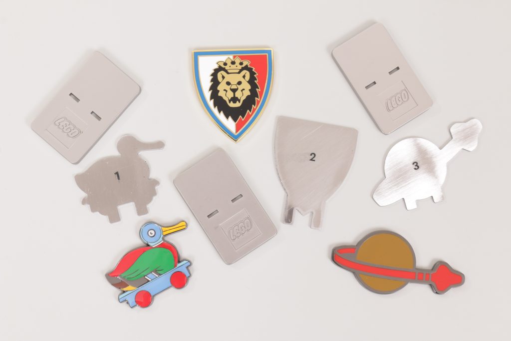 Duck Space and Knight themed magnets – reviewing some LEGO Insiders rewards 16 1024x683