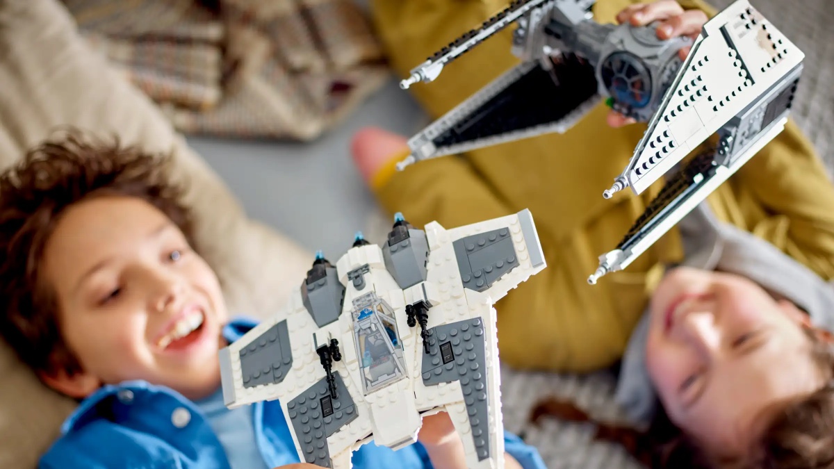 LEGO Star Wars magazine teases future free minifigure for 2024