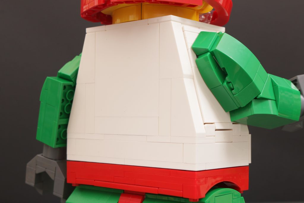 LEGO Minifigures 40819 Up Scaled Racing Driver Minifigure review 31 1024x683