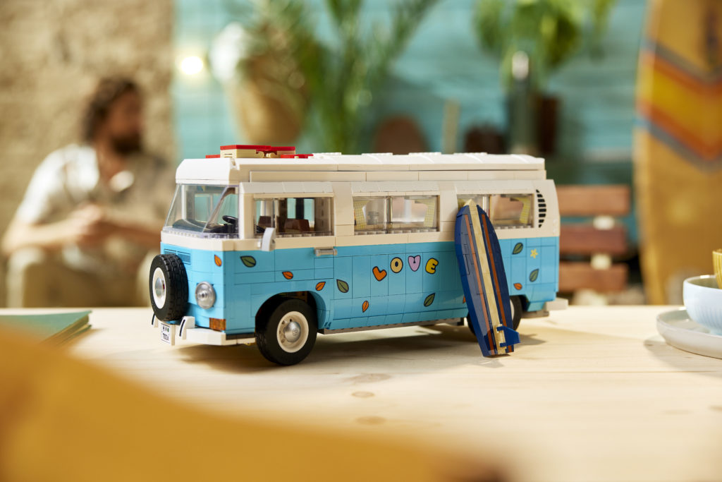 LEGO for Adults 10279 Volkswagen T2 Camper Van 17
