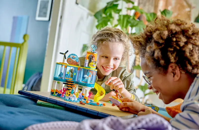 LEGO 41736 Sea Rescue Center Lifestyle
