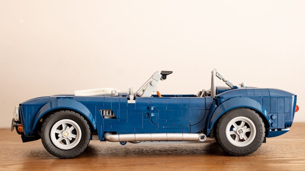 LEGO ICONS Shelby Cobra 427 SC 10357 i 1024x576