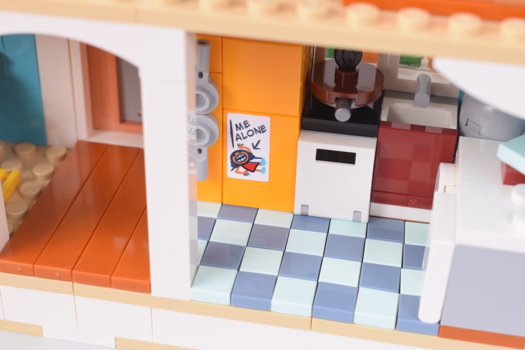 LEGO Disney 43268 Lilo and Stitch Beach House review 19 1024x683