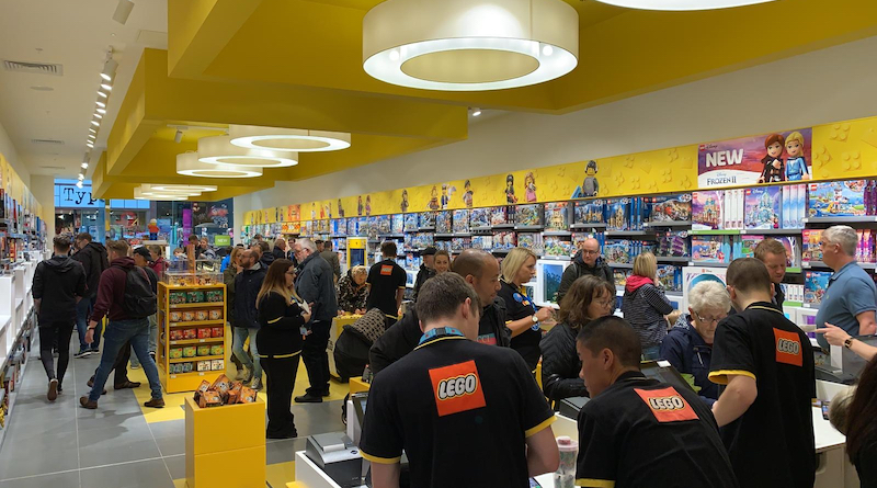 Shoppers head to toy shops ahead of lockdown