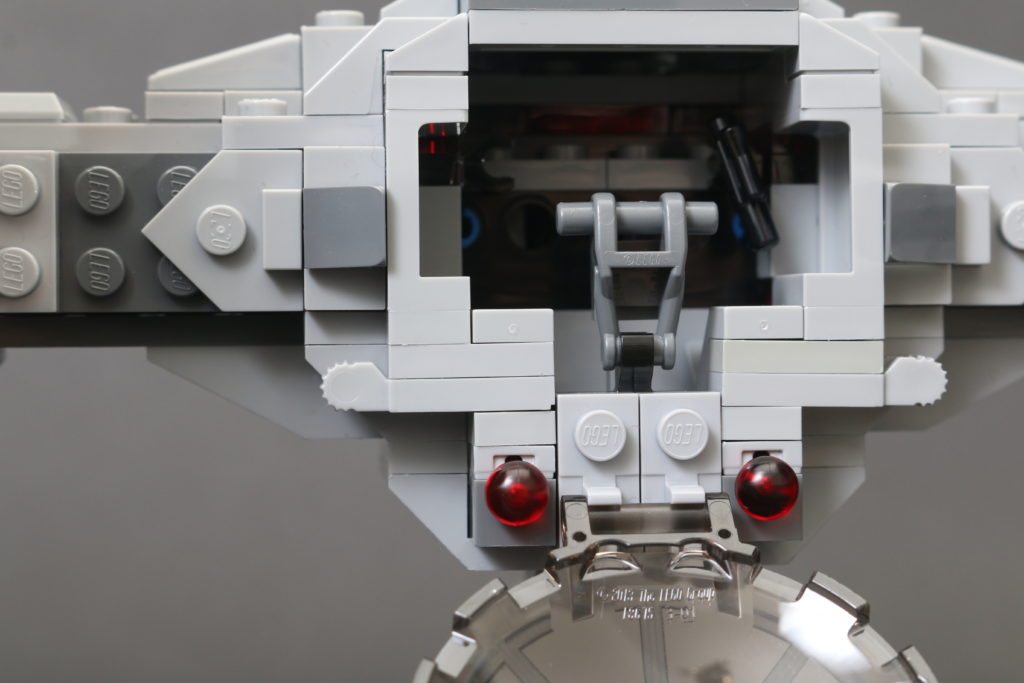 Build a LEGO Mandalorian Outland folding TIE Fighter 26
