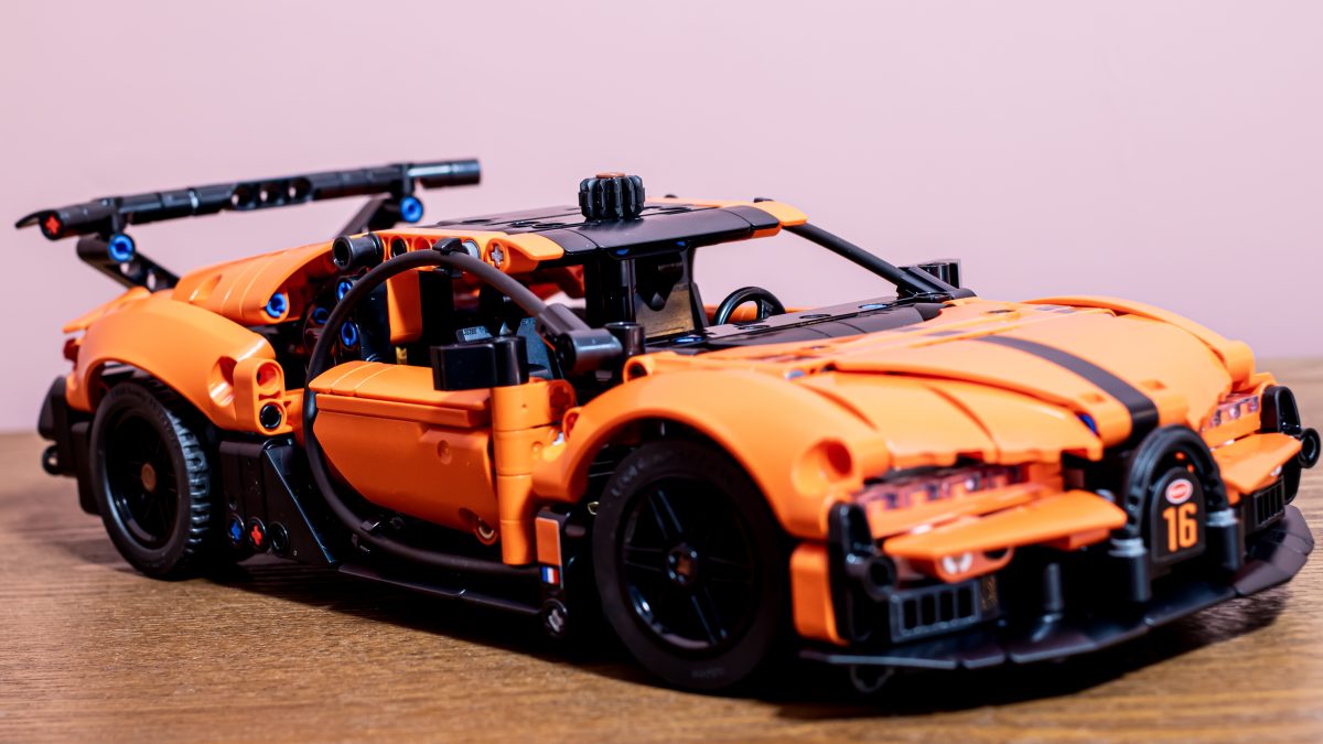 LEGO Technic 42222 Bugatti Chiron Pur Sport Hypercar 19 1200x675