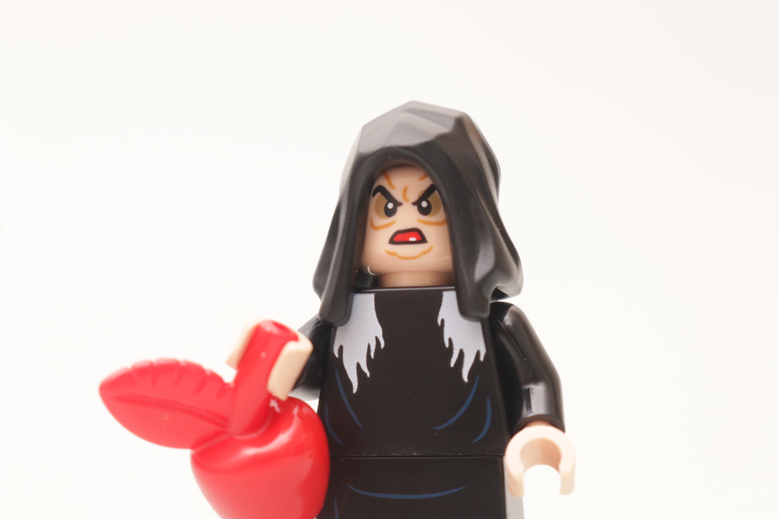 LEGO Disney 100 43227 Villain Icons review 36 scaled