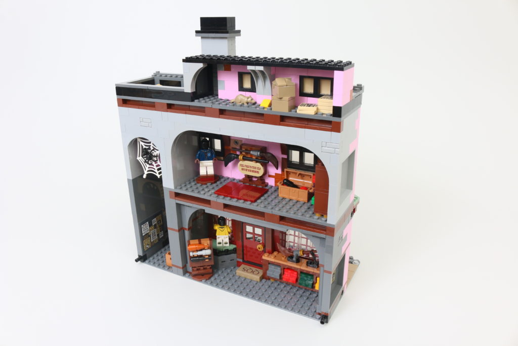 LEGO Harry Potter 75978 Diagon Alley review 18