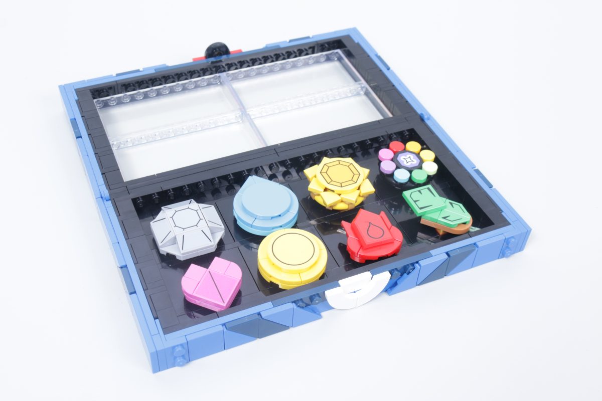 LEGO Pokemon 40892 Kanto Region Badge Collection review 2i 1200x800