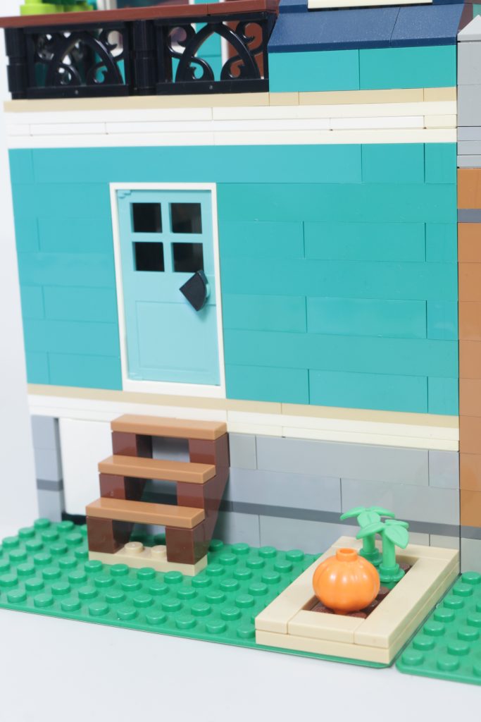 LEGO Icons 10350 Tudor Corner second review plus comparison with 10251 Brick Bank and 10270 Bookshop 45 683x1024