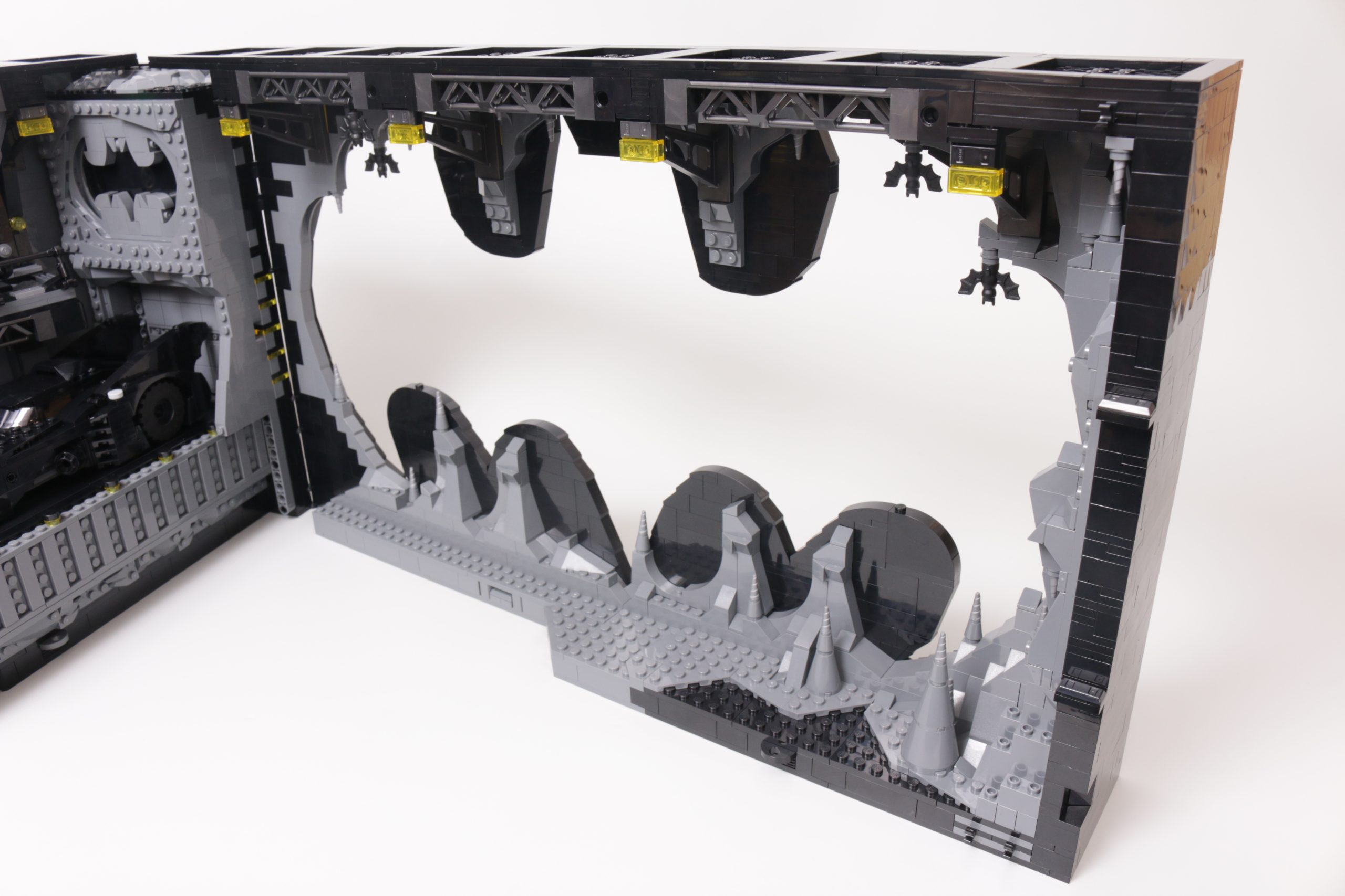 LEGO Batman 76252 Batcave – Shadow Box review 16 scaled