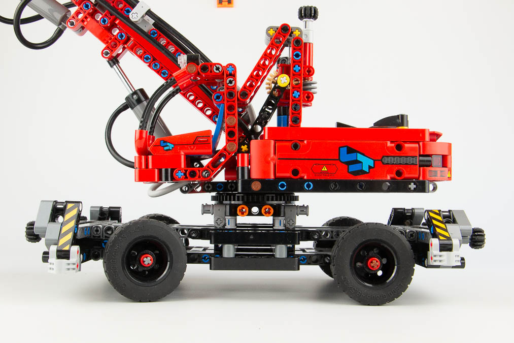 42144 Technic Material Handler 24