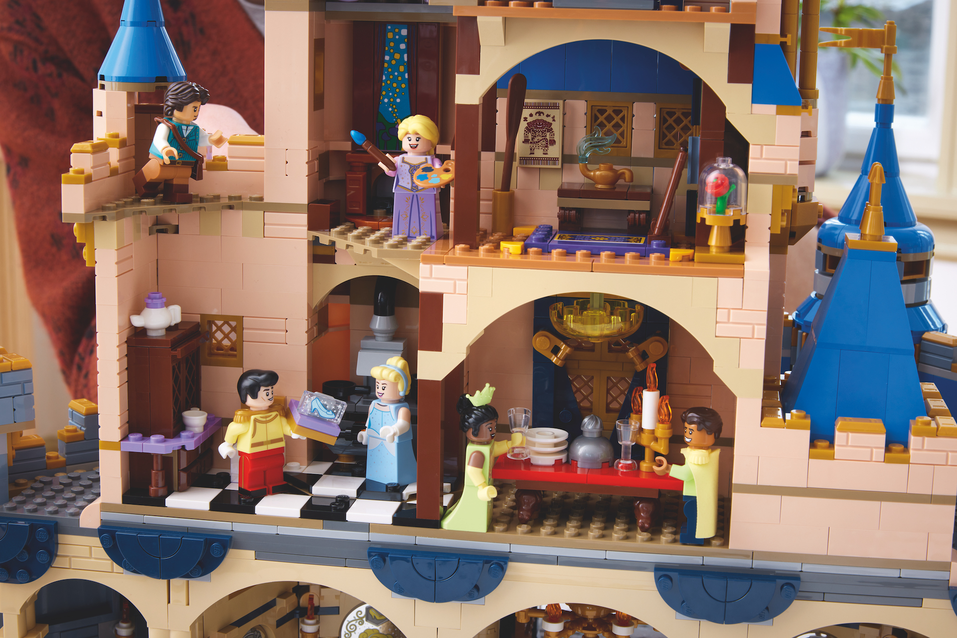 LEGO Disney 100th anniversary 43222 Disney Castle 34
