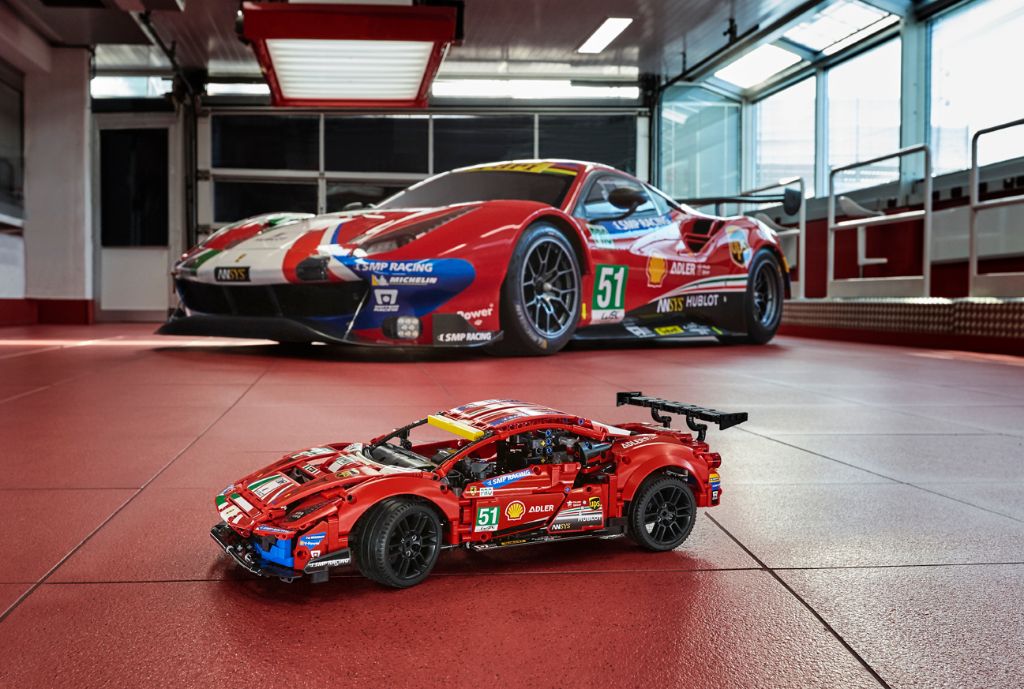 LEGO Technic 42125 Ferrari 488 GTE AF CORSE 51 13