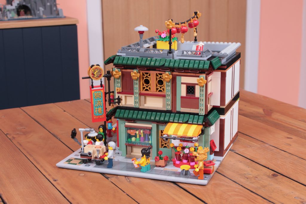 LEGO Chinese Traditional Festivals 80113 Family Reunion Celebration modular conversion 2 1024x683