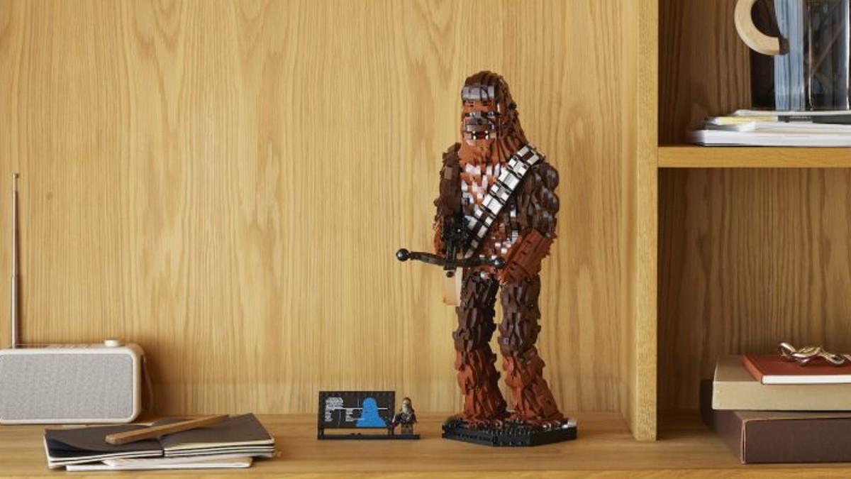 LEGO Star Wars 75371 Chewbacca is perfect for a familiar droid