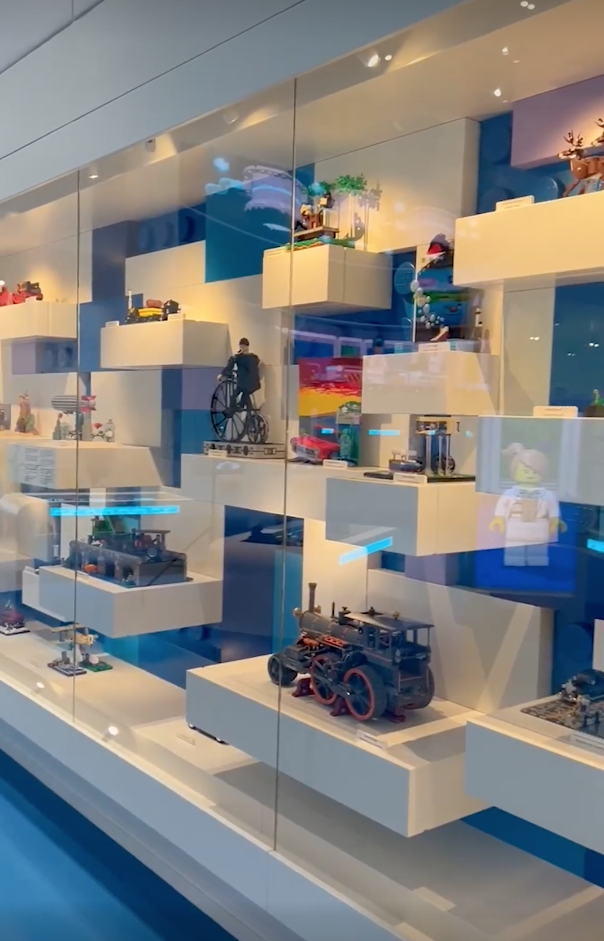 LEGO House Ideas display model 6