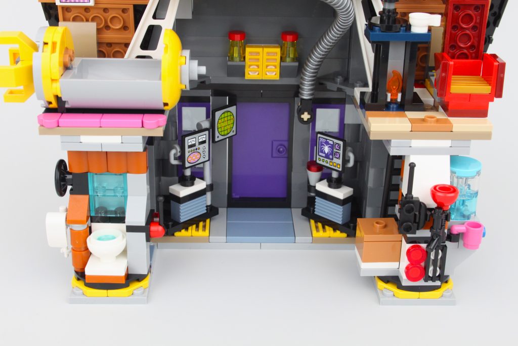 lego despicable me 4 75583 Minions And Grus Family Mansion review 14 1024x683