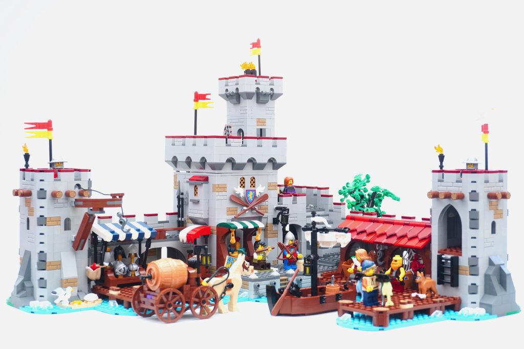 LEGO BrickLink Designer Program Medieval Seaside Market review 15 1024x683