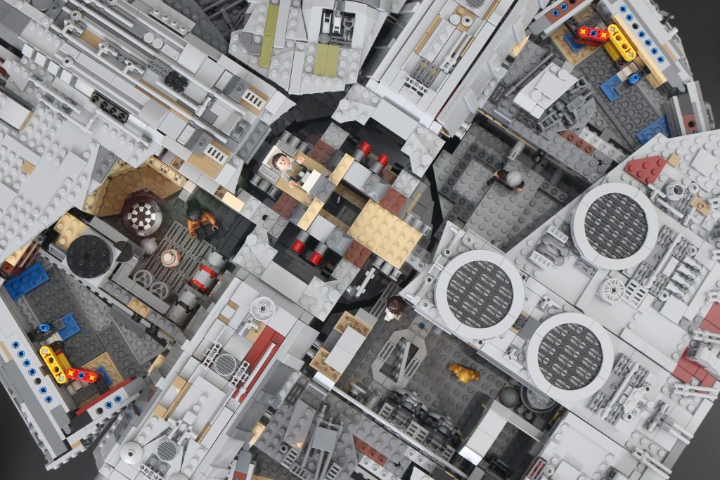 LEGO Star Wars 75192 UCS Ultimate Collectors Series Millennium Falcon review 49 1024x683