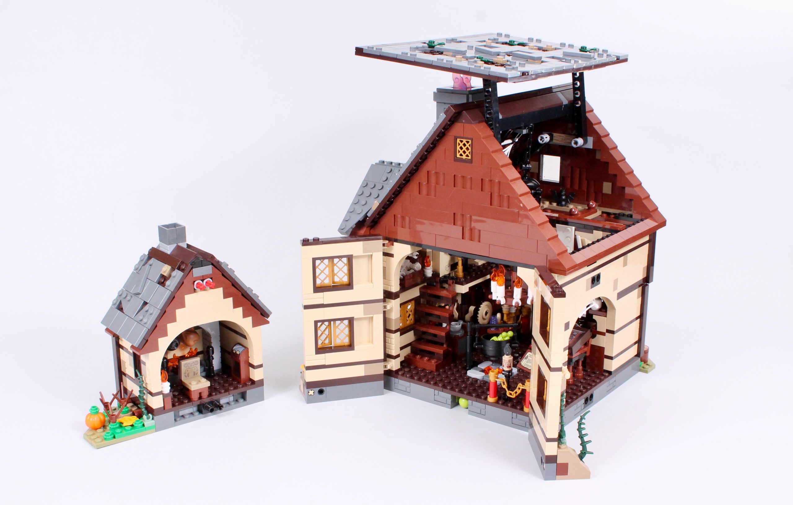 LEGO Ideas 21341 Disney Hocus Pocus The Sanderson Sisters Cottage review 21 scaled