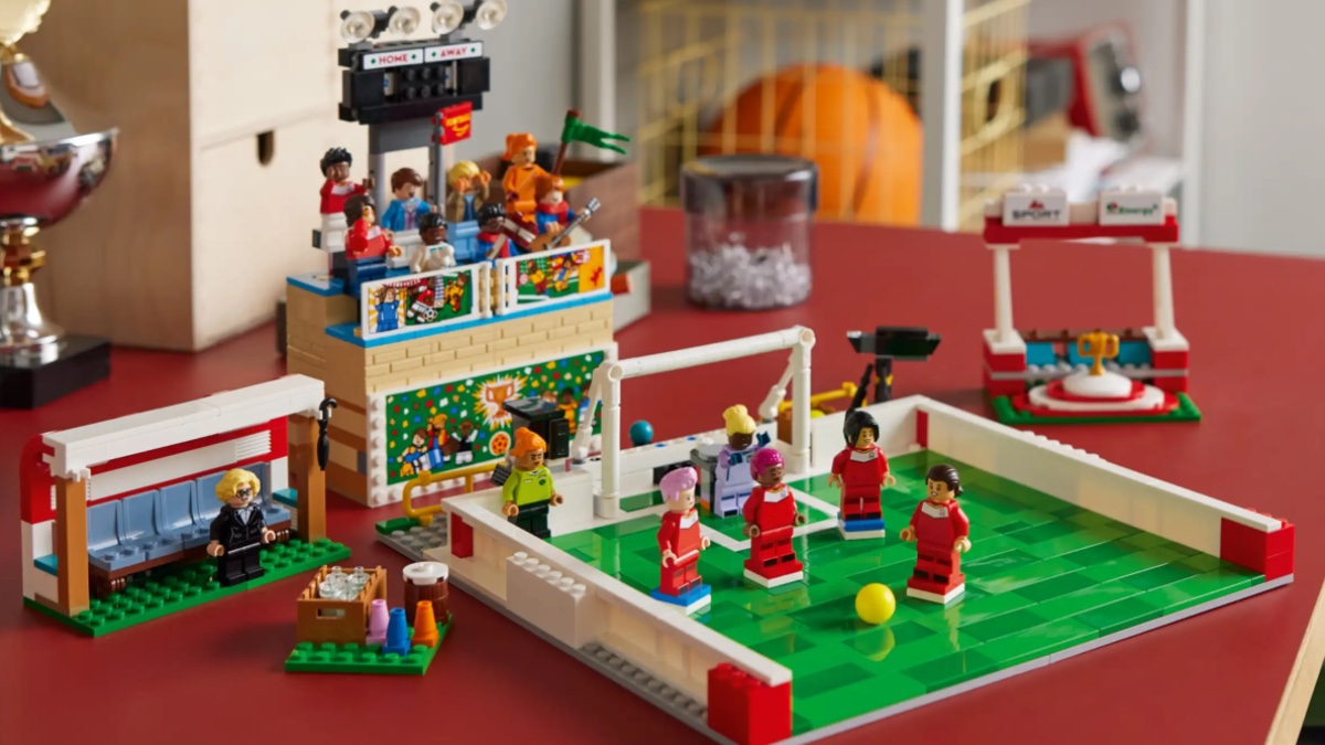 LEGO women’s football set 40634 Icons of Play available now