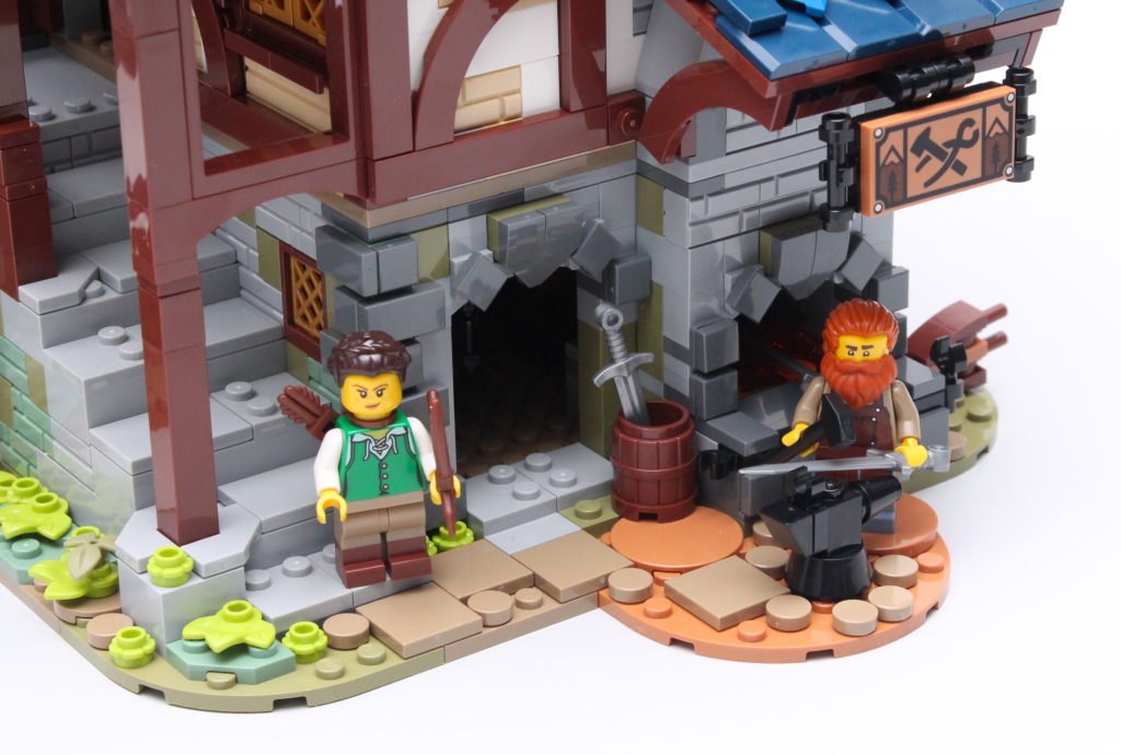 21325 Medieval Blacksmith review 4