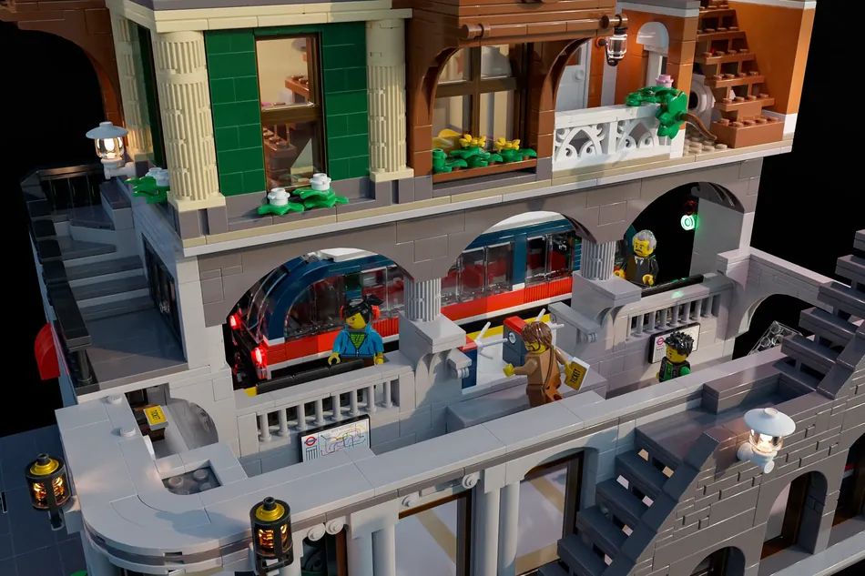 LEGO Ideas Brick Boulevard 13