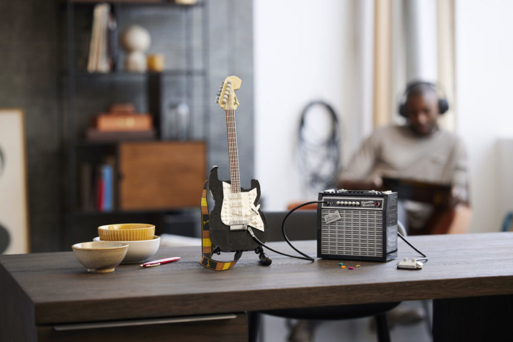 LEGO Ideas 21329 Fender Stratocaster 11 1024x683