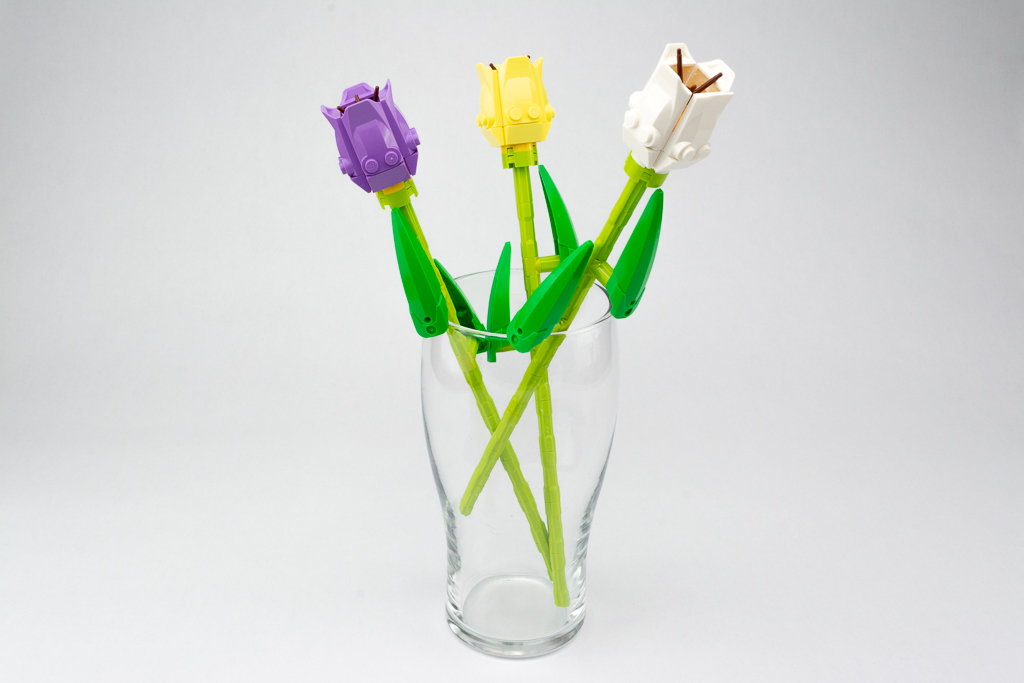 LEGO Review Tulips 4