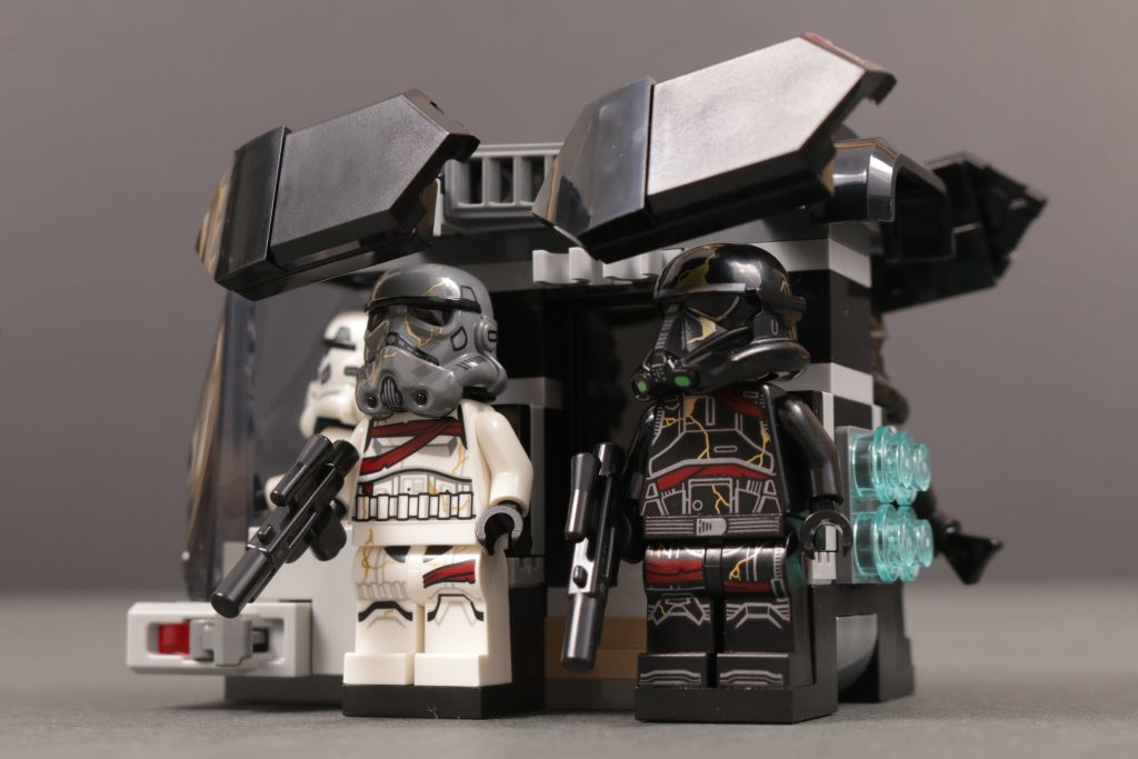 LEGO Star Wars 75412 Death Trooper Night Trooper Battle Pack review 3 1024x683