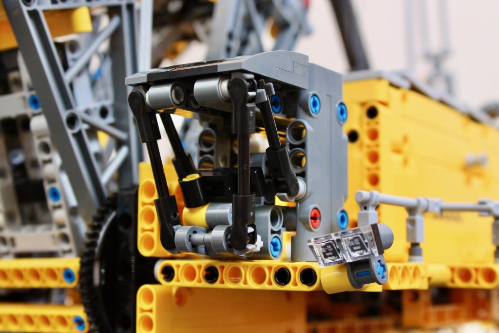 LEGO Technic 42146 Liebherr Crawler Crane LR 13000 review 7 1024x683